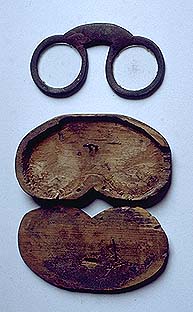 a typical pair of
17th century spectacles
with case from
the Pilgrim Hall Museum
